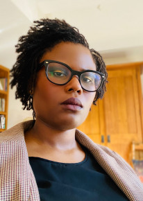 <span class="vcard">Monica Bell</span>