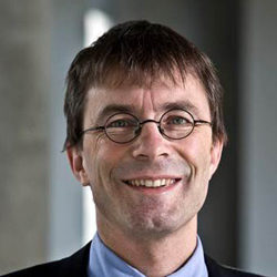 <span class="vcard">Amb. Franz Perrez</span>